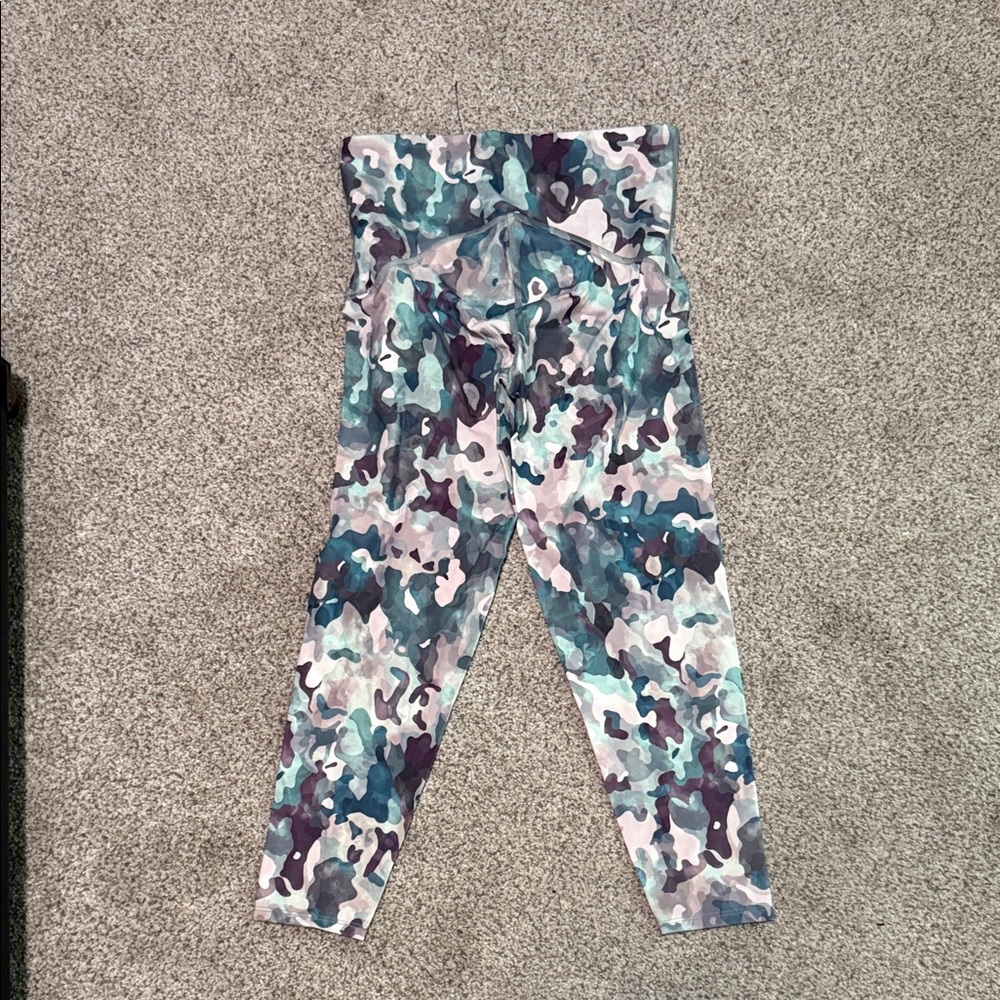 SPANX Booty Boost Leggings in Teal & Gray